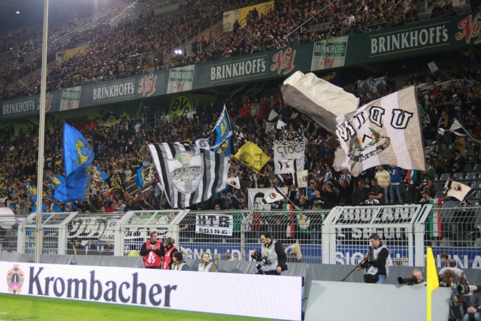 Und so könnte es aussehen (Westfalenstadion 2008 anlässlich des Qualifikationsspiels zum UEFA Cup)