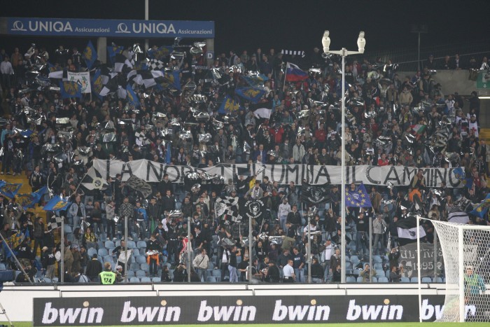 Die Fankurve von Udine im Jahre 2008
