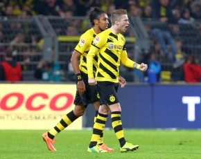 Jubel bei Aubameyang und Reus nach Kramers Eigentor