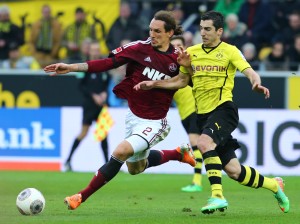 Mkhitaryan fighting for the ball