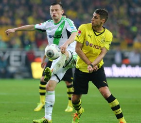 Ivica Olic gegen Sebastian Kehl