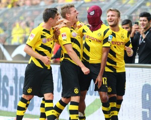 Der 2:0-Torjubel inklusive Spiderman-Maske