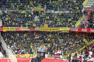 About 3.000 supporters were in Sevilla