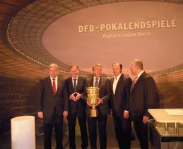 Vorstellung des Pokals in Berlin