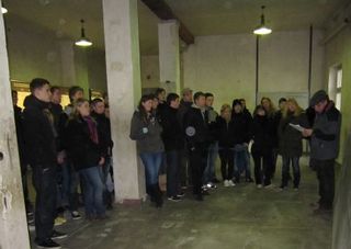 BVB Fans besuchen die Gedenkstätte Dachau