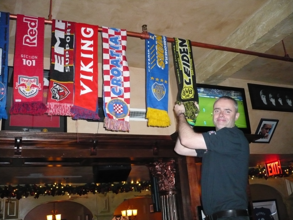 Fanscarves in the Legends pub