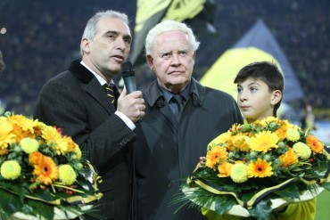 Dr. Borusseum (links) und Mr. Amateure vor dem Spiel gegen Bochum