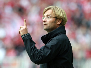 Mit erhobenem Finger für den Willen der Fans: Jürgen Klopp