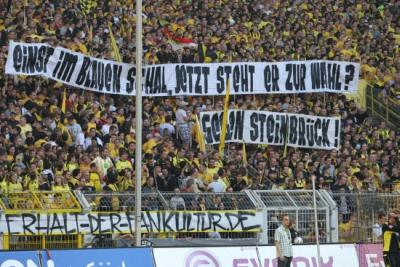 Gegen Steinbrück-Banner im Westfalenstadion
