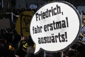 Die Wut der Fans richtet sich auch gegen die Politik