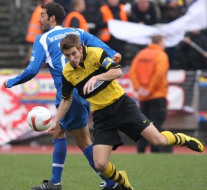 Uwe Hünemeier beim Spiel gegen Braunschweig