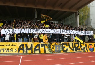 Protest gegen Kinds Pläne beim Spiel BVB II - FC Bayern II