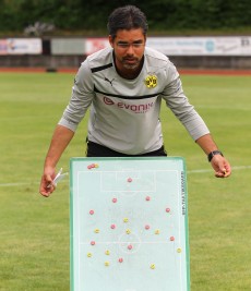 Trainer David Wagner setzte Taktik in der Halbzeit auf das Programm