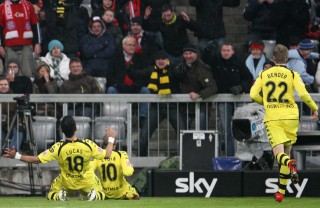 Zidan and Barrios celebrate the 1-0 for Borussia