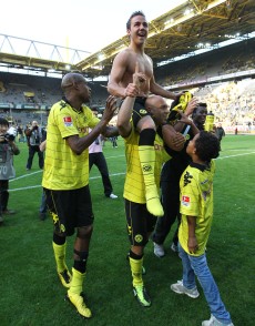 Santana, Dede and Mario Götze