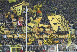 A packed Südtribüne