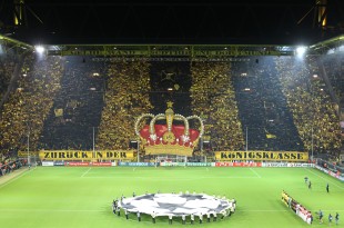 Choreographie auf der Südtribüne vor dem Spiel BVB-Arsenal London.