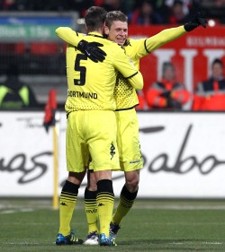 Kehl and Piszczel celebrated the 0-1