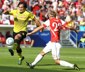 Hummels facing a Mainz player