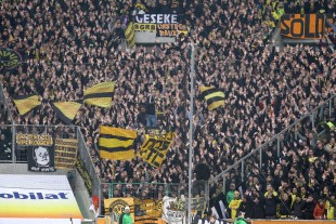 Around 8.000 supporters travelled to Gladbach