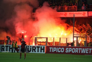 In Freiburg brannte es auch im BVB-Block