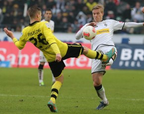 Piszczek: Unauffällig und wenig Elan in der Offensive. In der Defensive, bis auf die Flanke von Hanke zum 1:1, stark wurde aber auch kaum gefordert (3) Subotic: Kaum gefordert in der Defensive, fälscht den Pass zum 1:1 unglücklich ab (3)