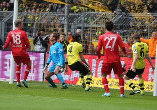 Subotic drückt zum 3:2 ein