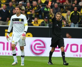 Weidenfeller gets sent off