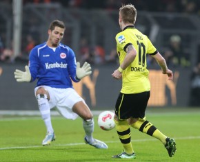 Reus verlädt Trapp und es steht 2-0