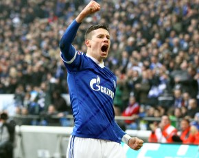 Not good for Borussia: Julian Draxler celebrated the 1-0