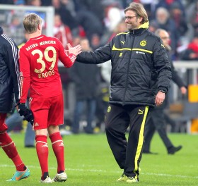 Klopp mit dem Torschützen Toni Kroos