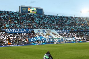 Frenke-Choreo auf der Hintertortribüne