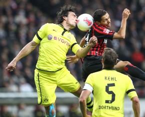 Hummels: Gab die Vorlage zum 0:1, blieb ansonsten weit hinter der üblichen Spieleröffnung zurück. Beim 3:3 hatte der Gegenspieler zu viel Platz, muss beim 2:2 für Schmelzer retten und fehlt dann in der Mitte. Note 4.