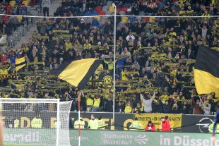 Typische Testspielatmosphäre in der Düsseldorfer Mehrzweckarena