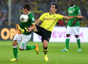 Junuzovic (l.) gegen Mkhitaryan