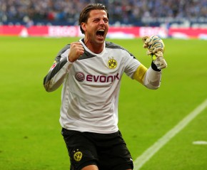 Auch das ist Roman Weidenfeller: Derbysieger in GE