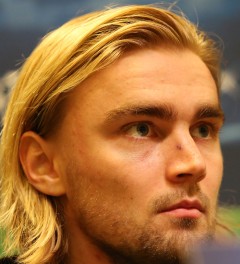 Marcel Schmelzer will once again play with a mask