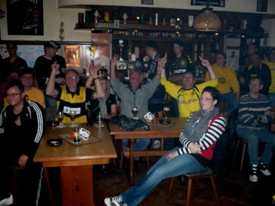 Henry watched the game at alocal pub