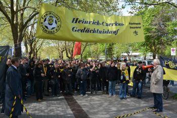 Der Start zum 10. Heinrich-Czerkus-Lauf 2014 mit OB Sierau und Siggi Held