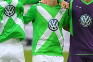Auch heute noch hört sich die Riege der Wolfsburger Sponsoren auffällig deutlich nach Ersatzteilkatalog an
