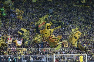 Das Herz der Südtribüne in Aktion