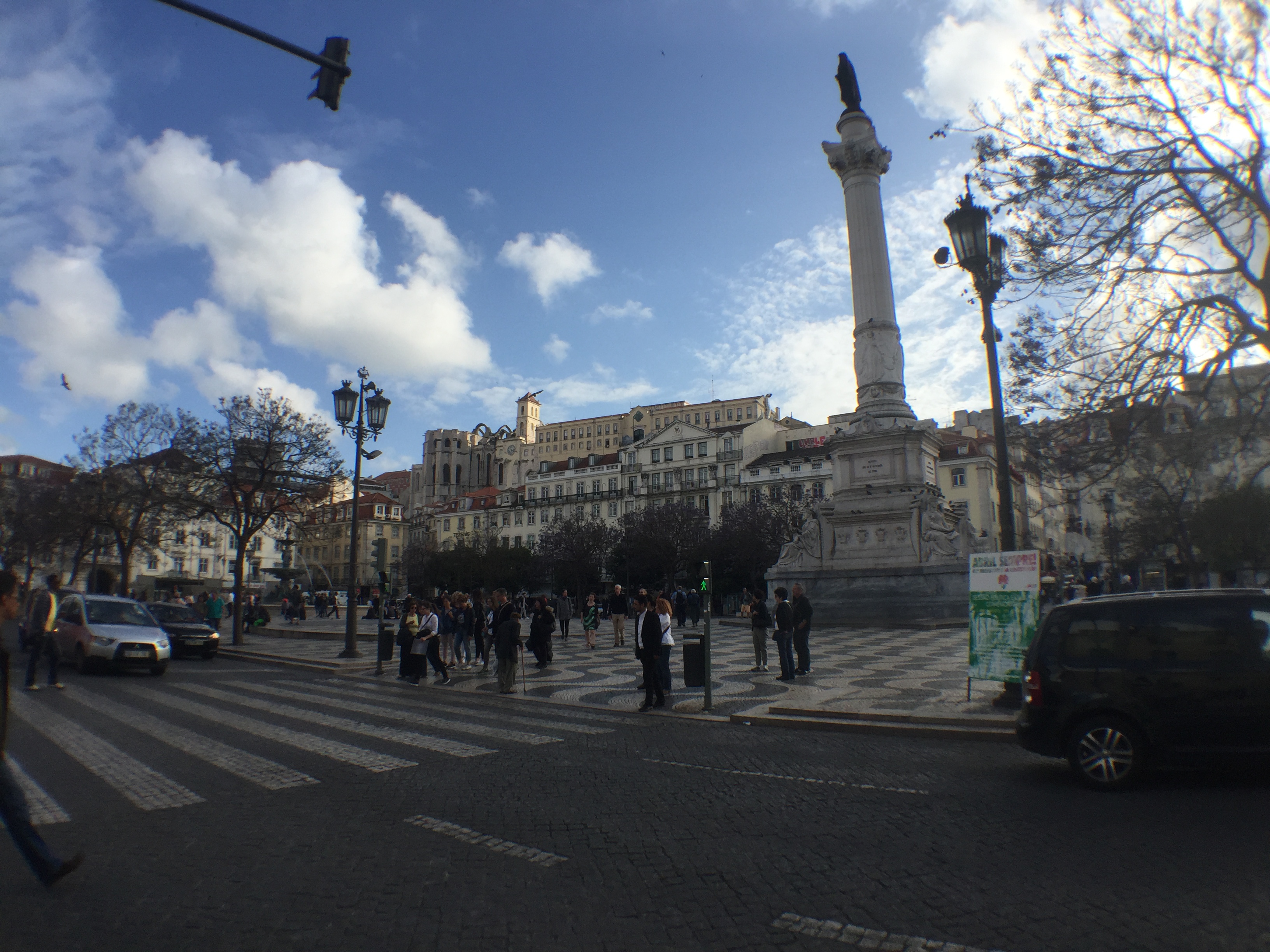 Der Platz Rossio wird vor dem Spiel Treffpunkt für die mitgereisten BVB-Fans