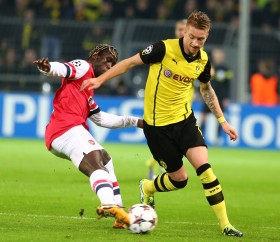 Reus versuchte es dann mal allein gegen Alle und trotz des Hinspiels schien Arsenal von seiner Geschwindigkeit überrascht zu sein.