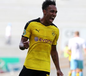 Aubameyang feiert den Führungstreffer