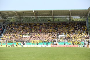 Der Sitzplatzbereich ist größer als der Stehplatzbereich