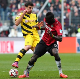 Solide mit der dicken Chance auf 4:1 zu erhöhen. Sehr flexibel was seine Position anging: Erst Rechtsverteidiger, dann Linksverteidiger. Note: 3+