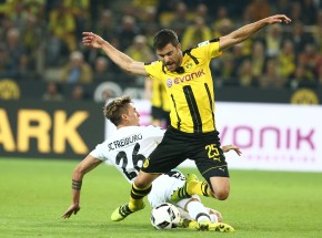 Ohne Rücksicht auf Verluste - Sokratis im Zweikampf