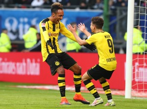 Aubameyang und Emre Mor bejubeln das 2-0