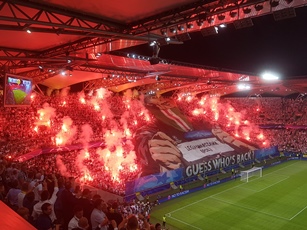 Choreo mit viel Pyrotechnik in der Zyleta