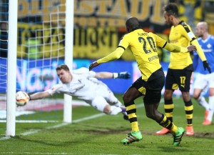 0:1: Feiner Abstauber von Adrian Ramos